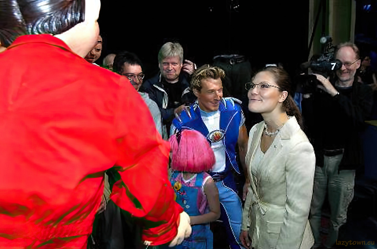 2004 0908 princess victoria sweden visit lazytown 15