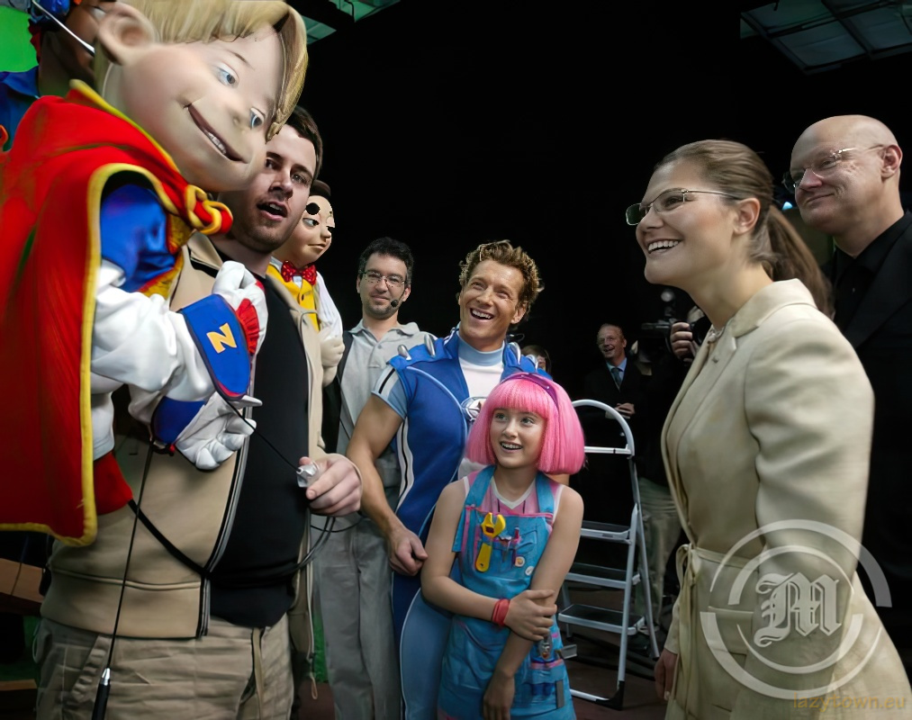 2004 0908 princess victoria sweden visit lazytown 17