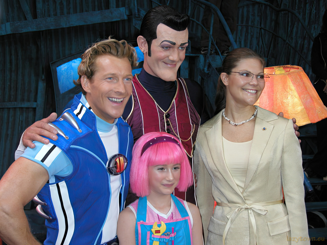 2004 0908 princess victoria sweden visit lazytown 18