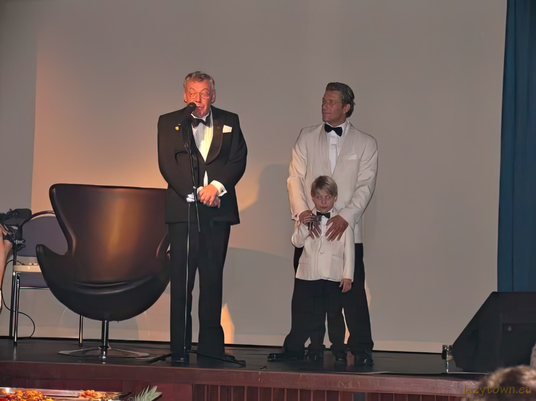 2004 1115 theatre exposition diner 02