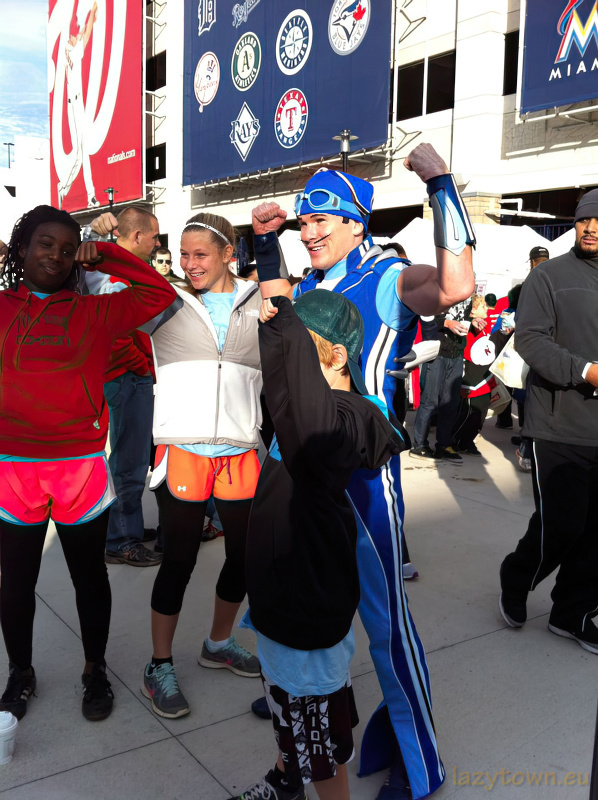 2012 heart n stroke walk 04