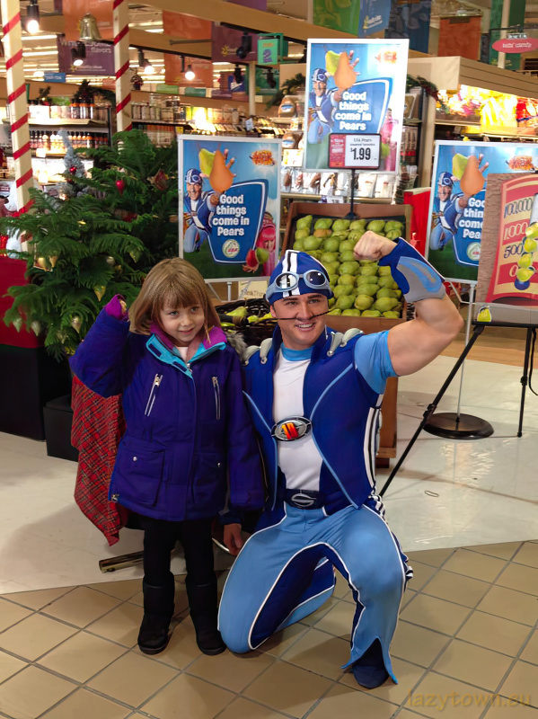 2014 1209 topps supermarkets in buffalo and rochester 02