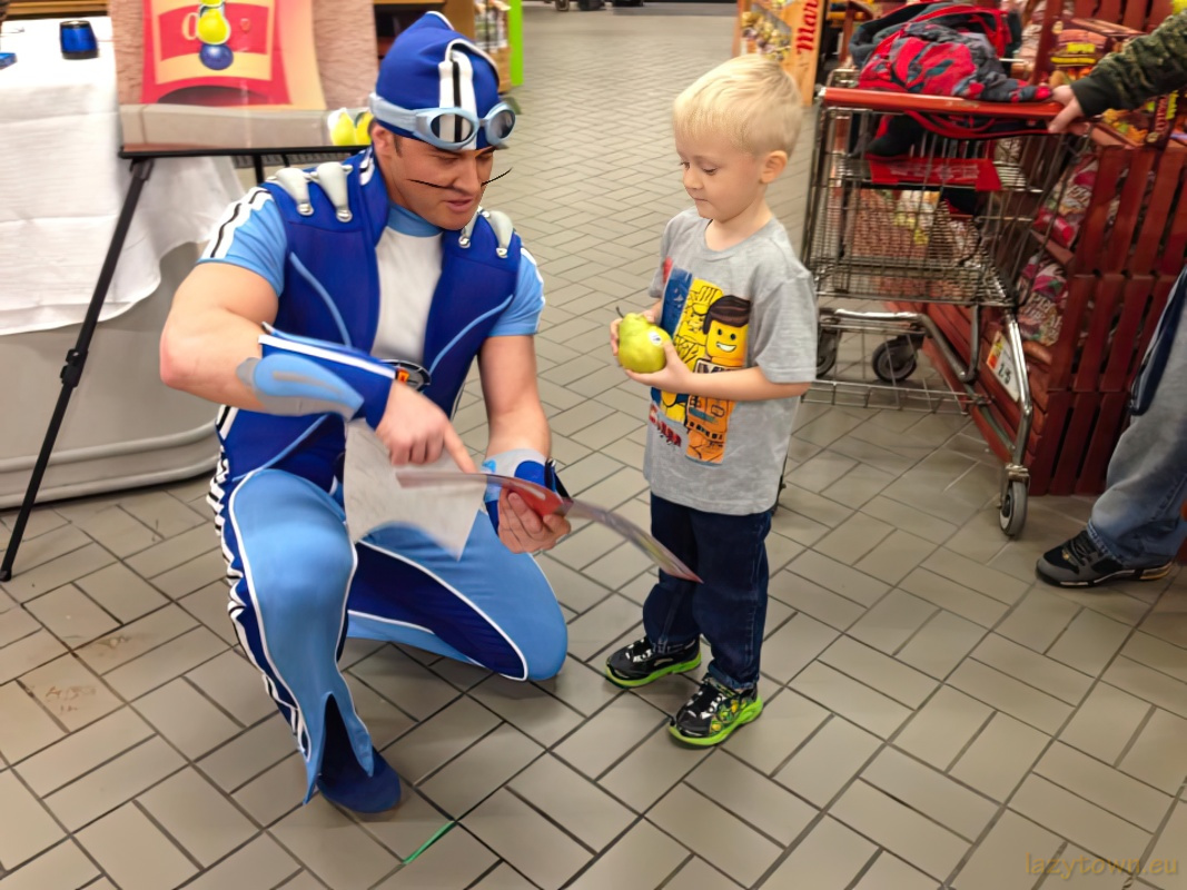 2014 1209 topps supermarkets in buffalo and rochester 04