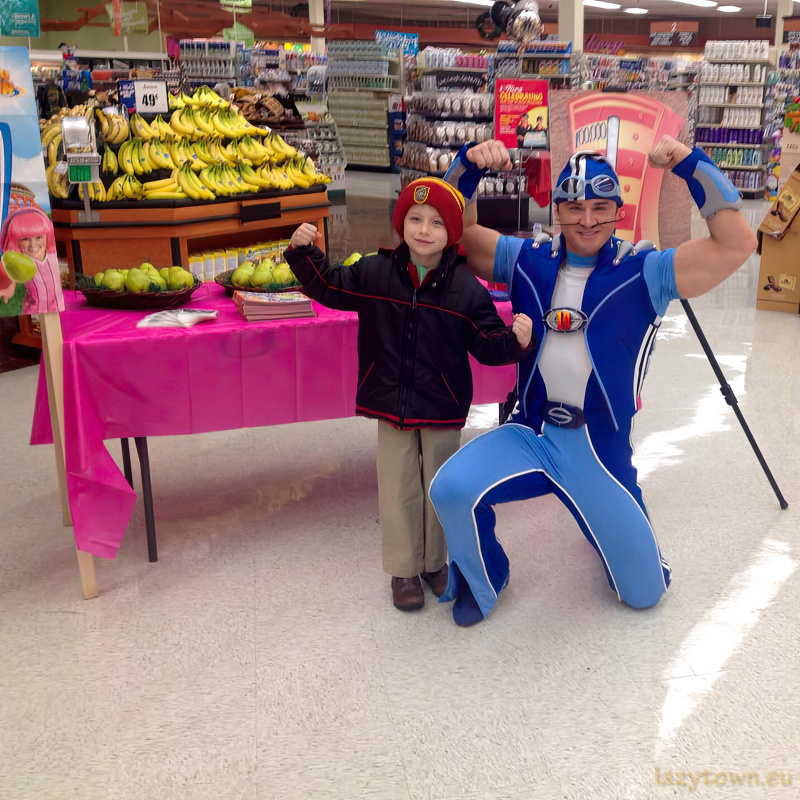 2014 1209 topps supermarkets in buffalo and rochester 05