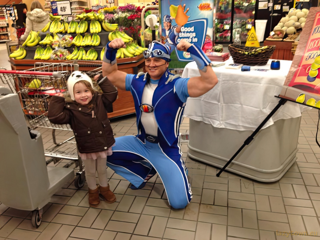 2014 1209 topps supermarkets in buffalo and rochester 08