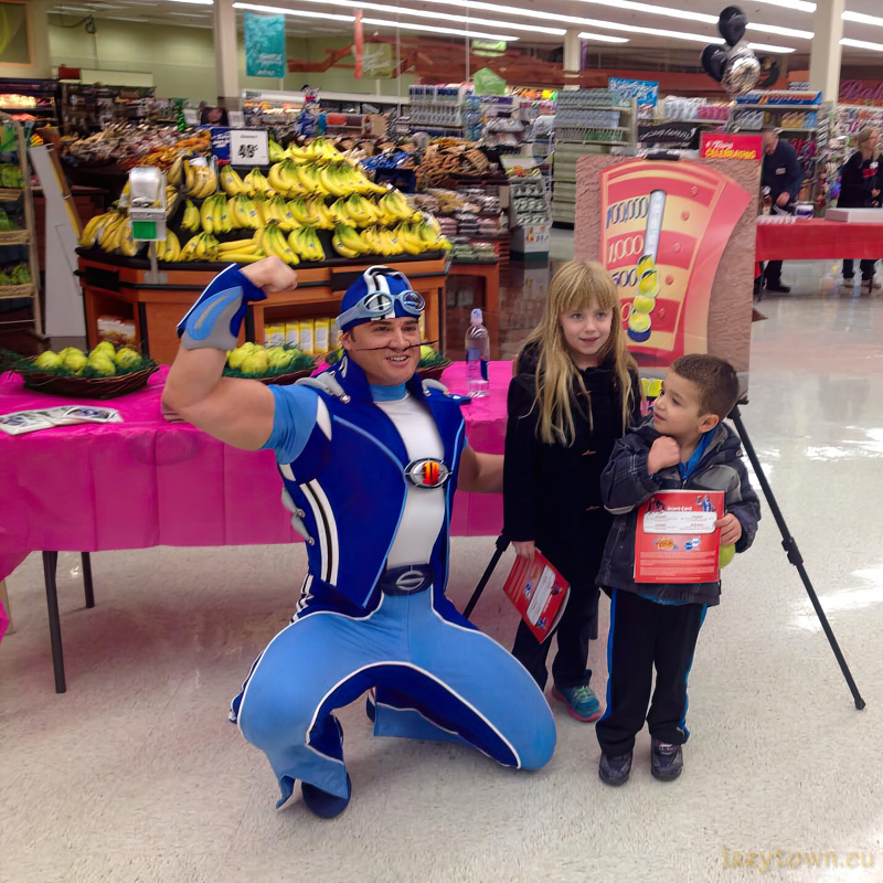 2014 1209 topps supermarkets in buffalo and rochester 15