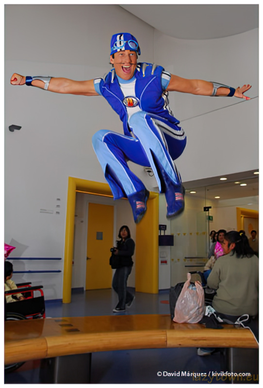 2010 sportacus (magnus) with disbled kids 08