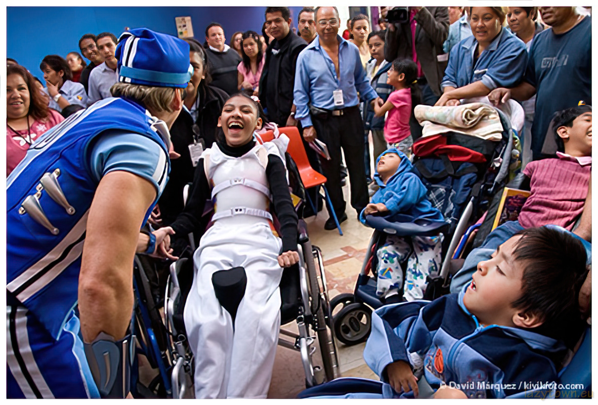 2010 sportacus (magnus) with disbled kids 09