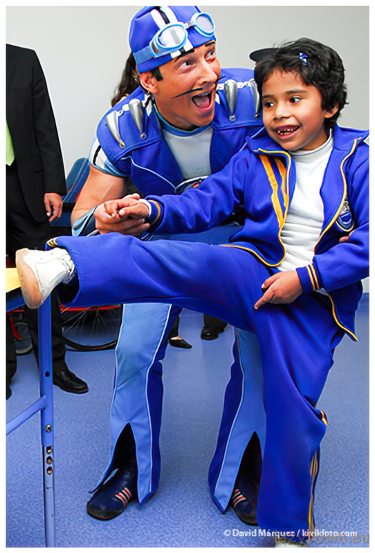 2010 sportacus (magnus) with disbled kids 17