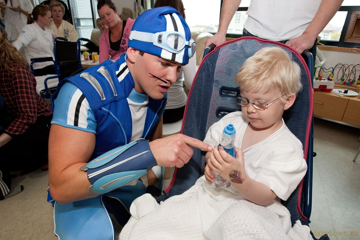 Sportacus at hospital 2011
