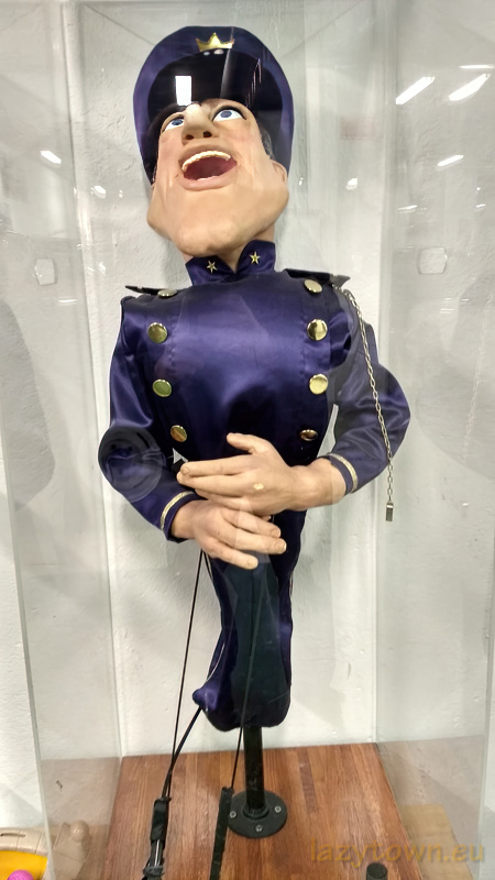 Lazytown museum borgames HDR 048