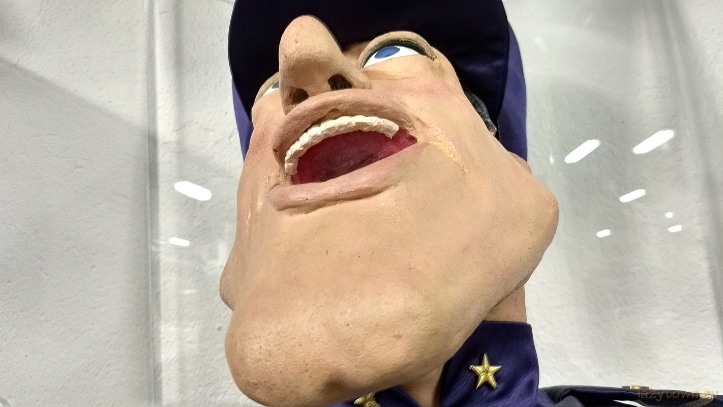 Lazytown museum borgames HDR 054