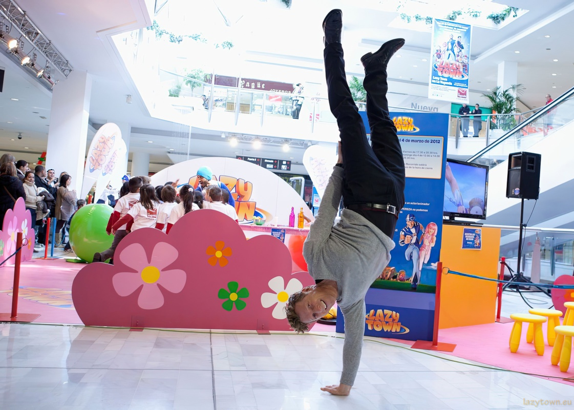 2012 0223 children workshop at la vaguada madrid 08 