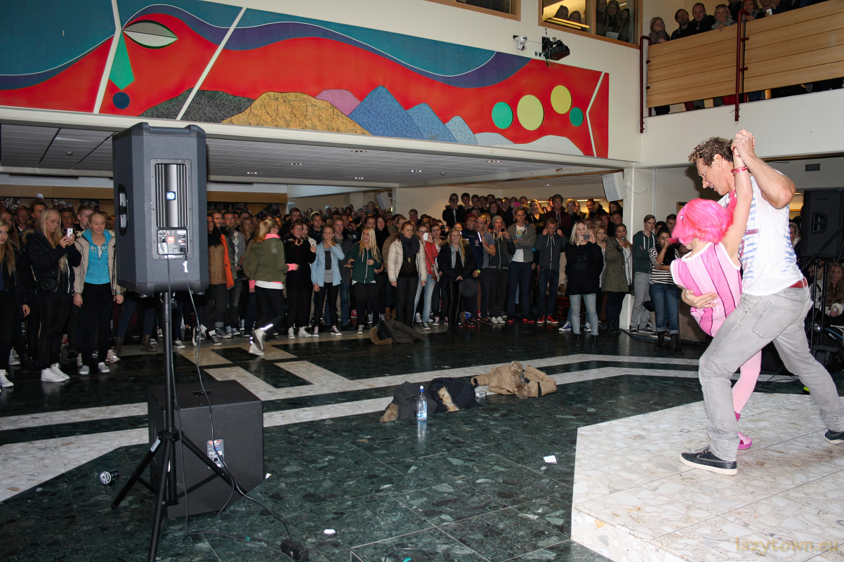 Iceland school visit 04