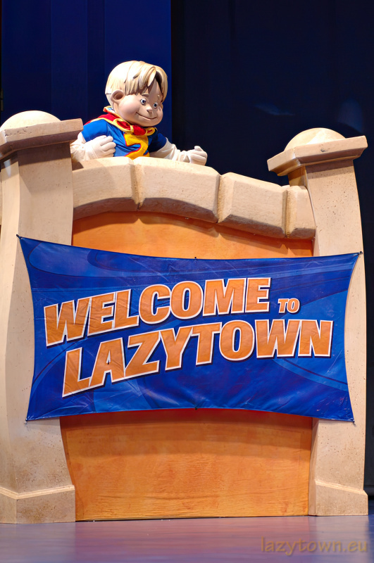 2005 0806 nickelodeon family suites by holiday inn 11