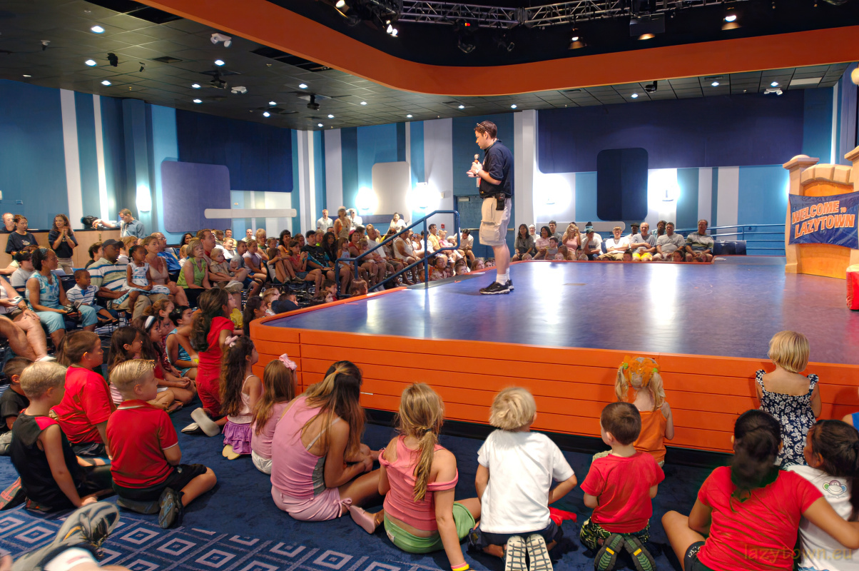 2005 0806 nickelodeon family suites by holiday inn 12