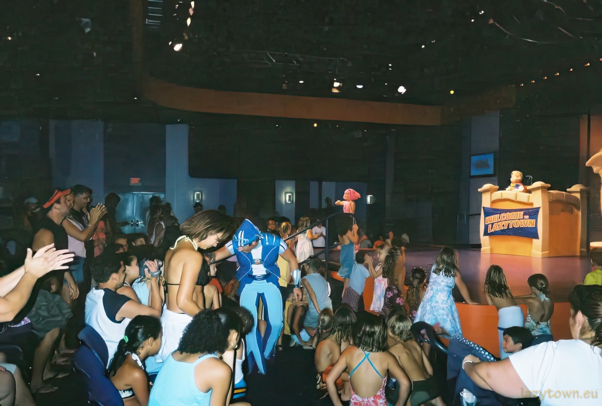 2005 0806 nickelodeon family suites by holiday inn 28