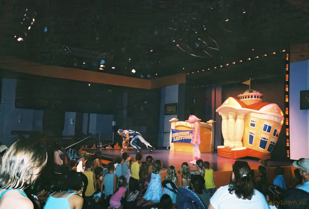 2005 0806 nickelodeon family suites by holiday inn 34