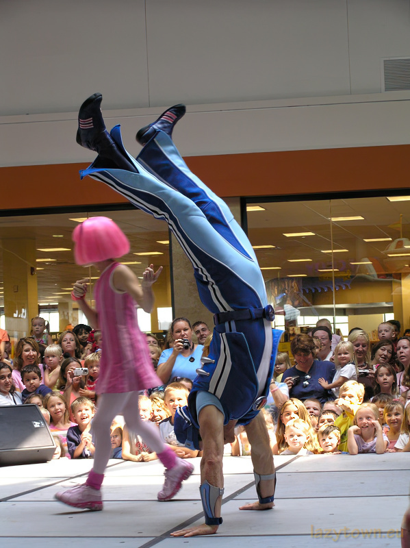 2005 0809  spring hill mall 003