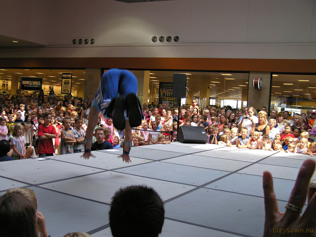 2005 0809  spring hill mall 005