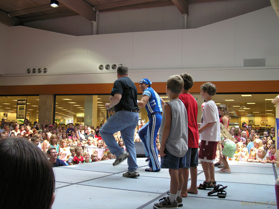 2005 0809  spring hill mall 007