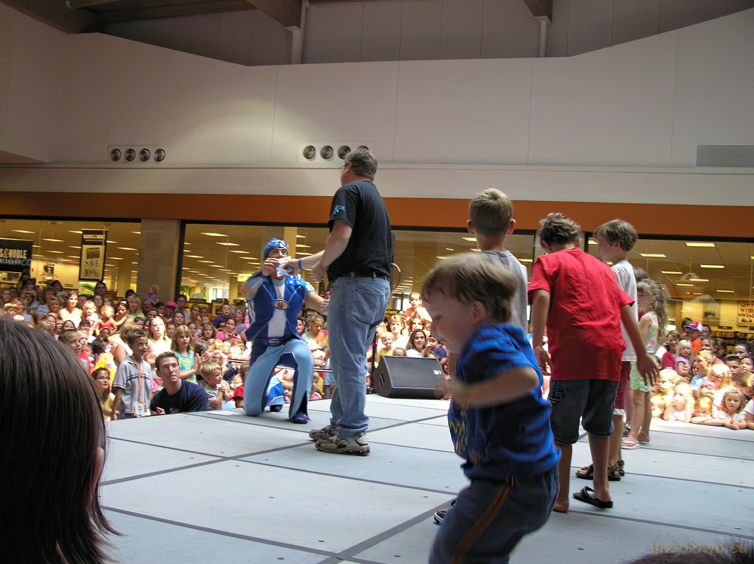 2005 0809  spring hill mall 009