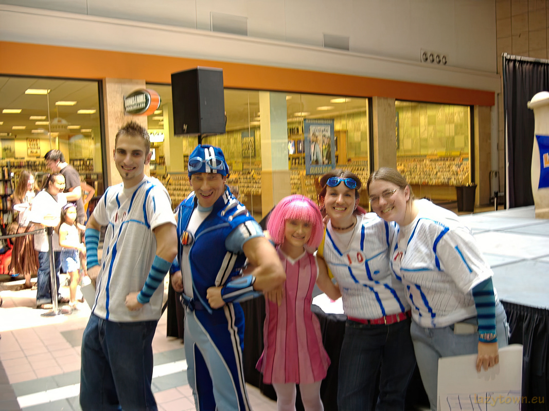 2005 0809  spring hill mall 012