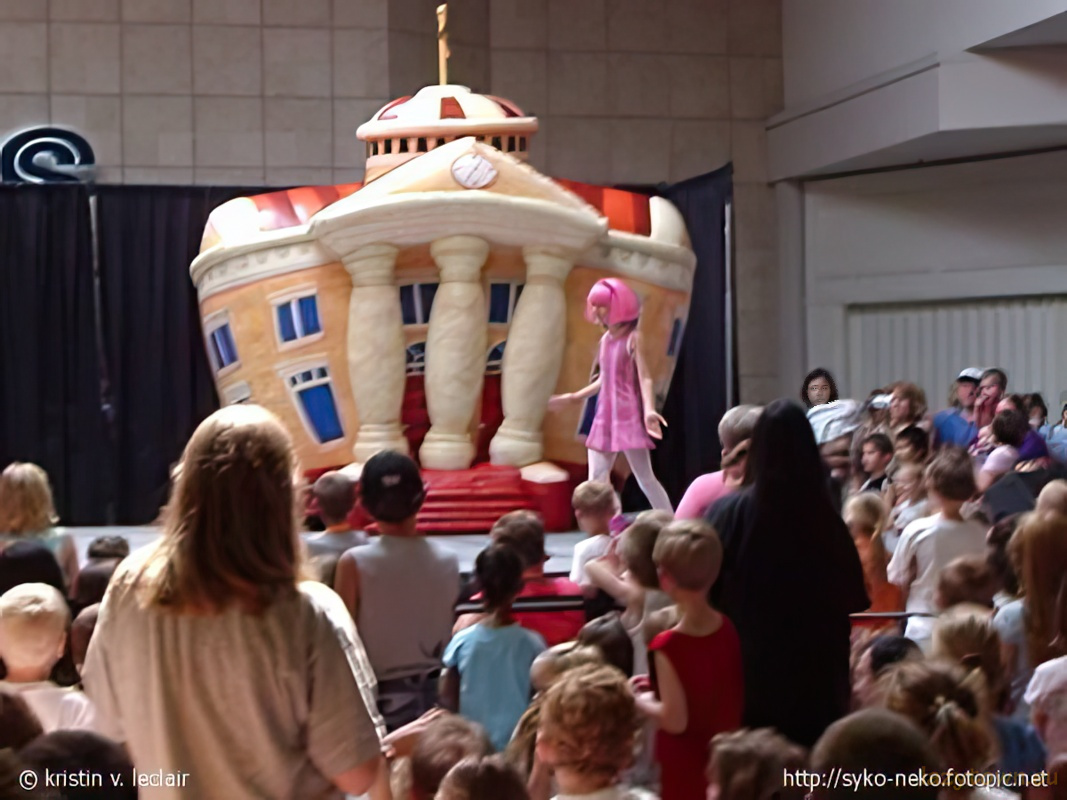 2005 0809  spring hill mall 019