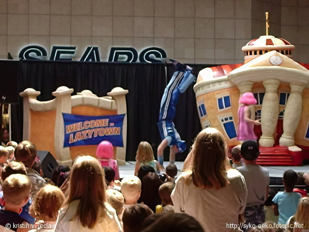 2005 0809  spring hill mall 022