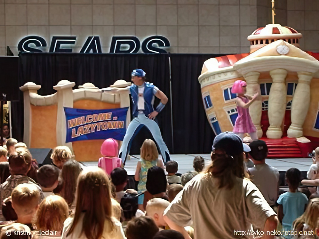 2005 0809  spring hill mall 025