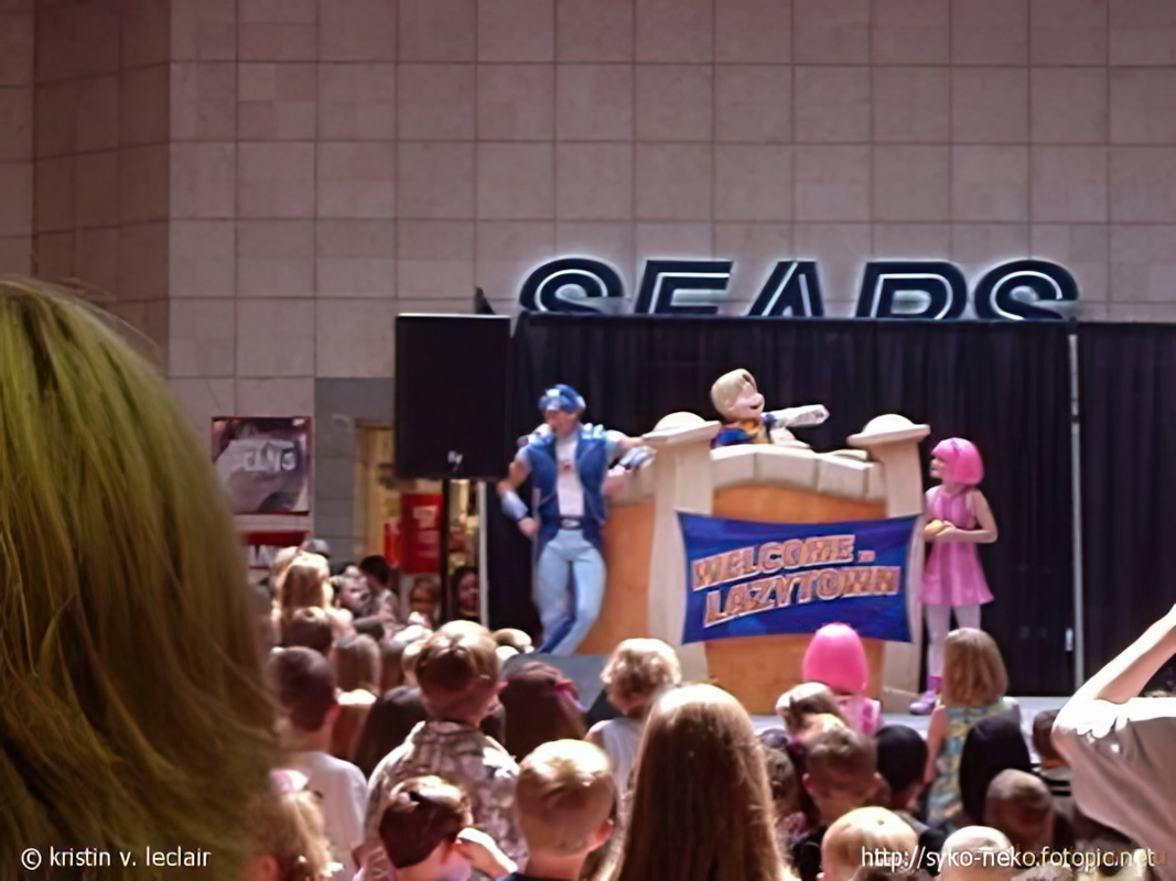 2005 0809  spring hill mall 026