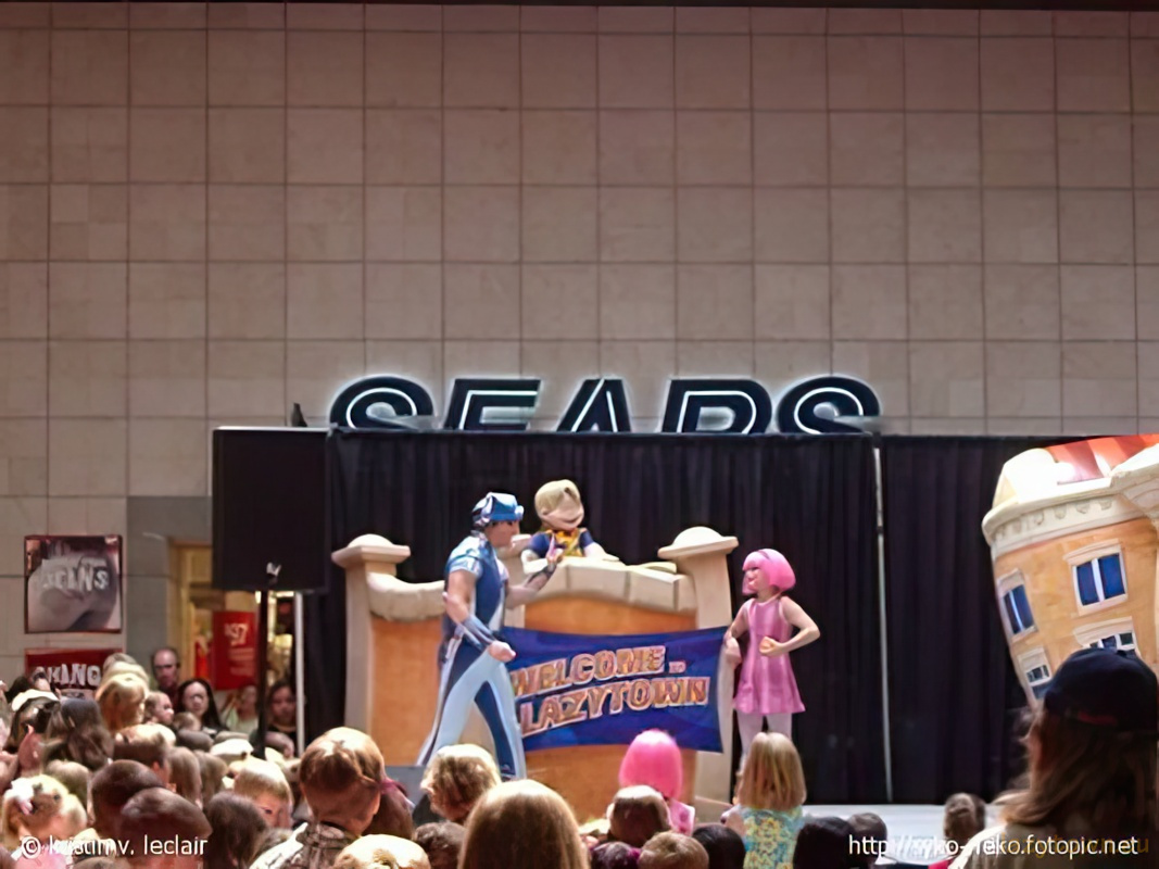 Spring Hill Mall 2005