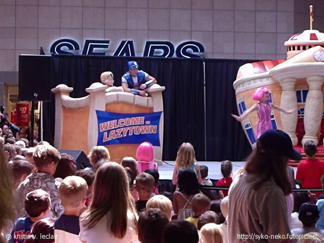 2005 0809  spring hill mall 030