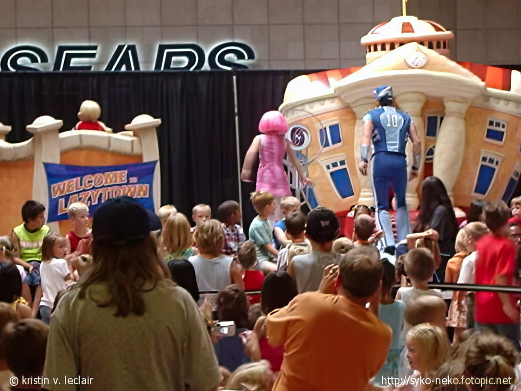 2005 0809  spring hill mall 038