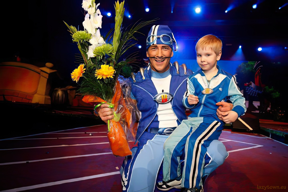 Latabaejarhatid i hollinni festival 02