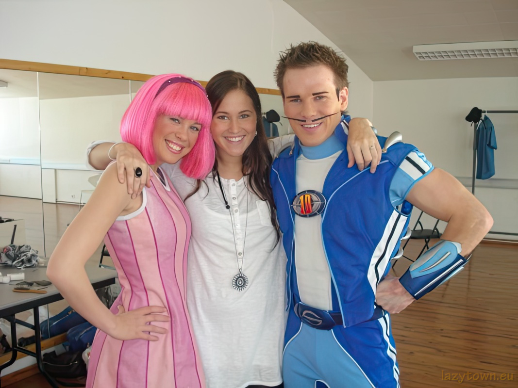 2010 1029 latibaer stage church (unnur dyri) 01