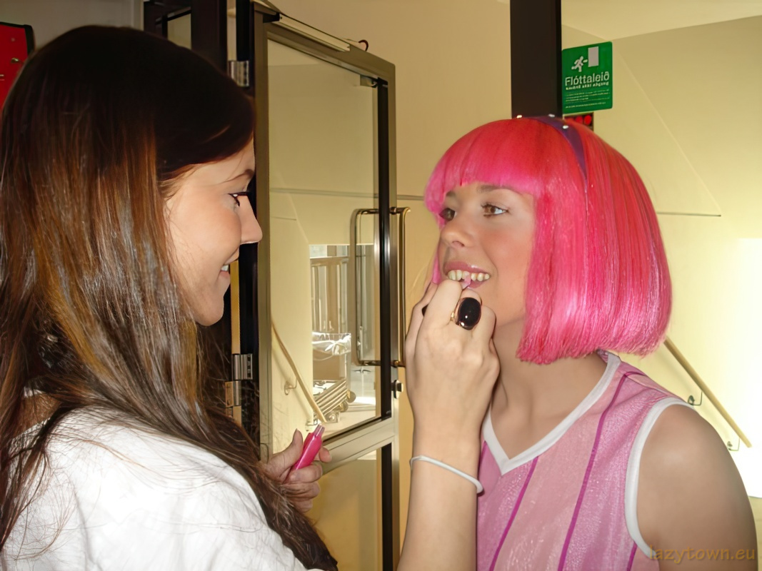 2010 1029 latibaer stage church (unnur dyri) 02