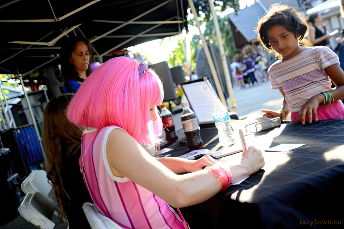 2013 0803 adventureland chloe 16