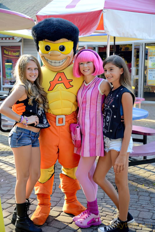 2013 0803 adventureland chloe 30