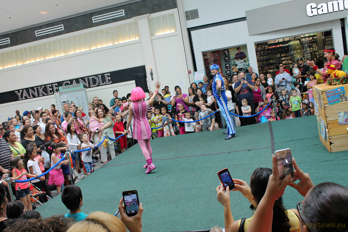 Westfield South Shore Mall 2013