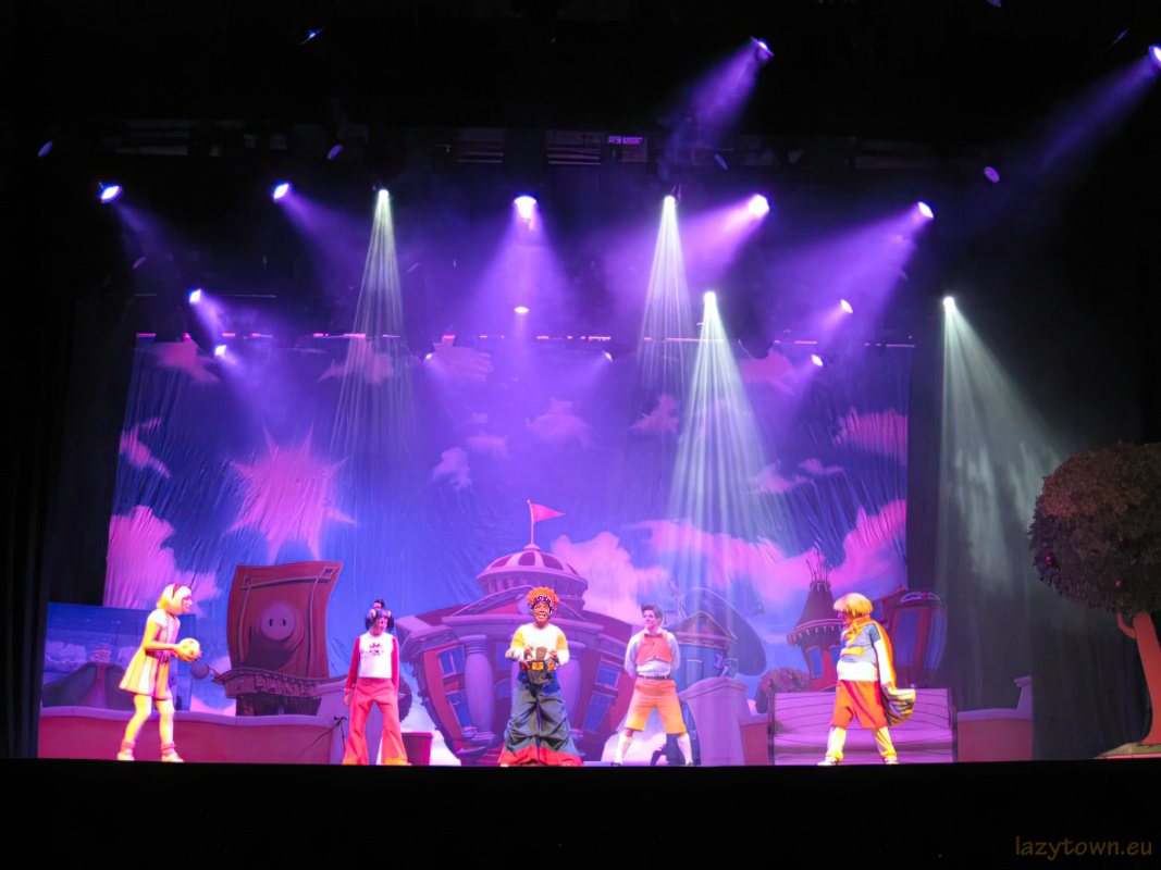 2014 0527 uk live roboticus 1