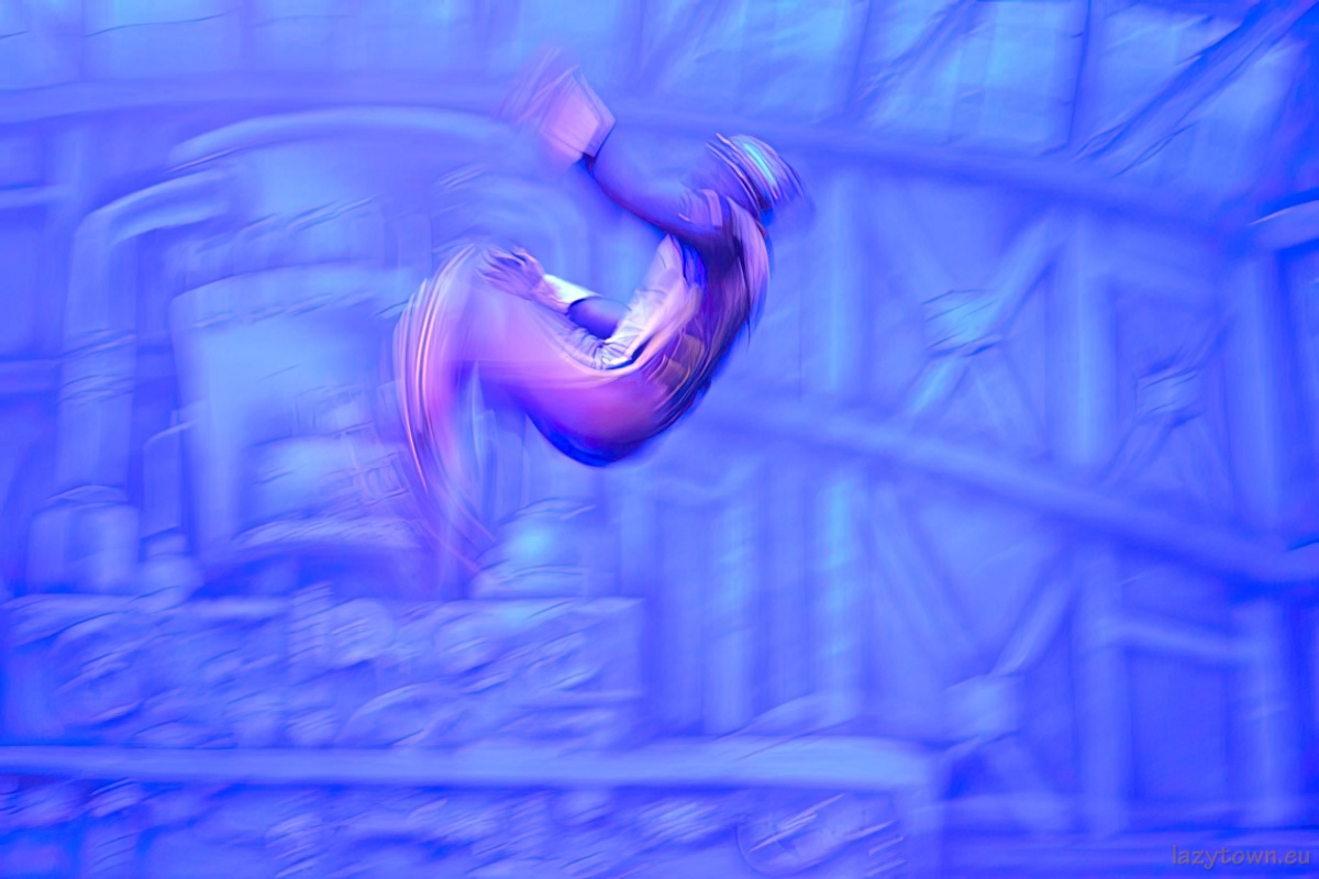 2014 0527 uk live roboticus 40