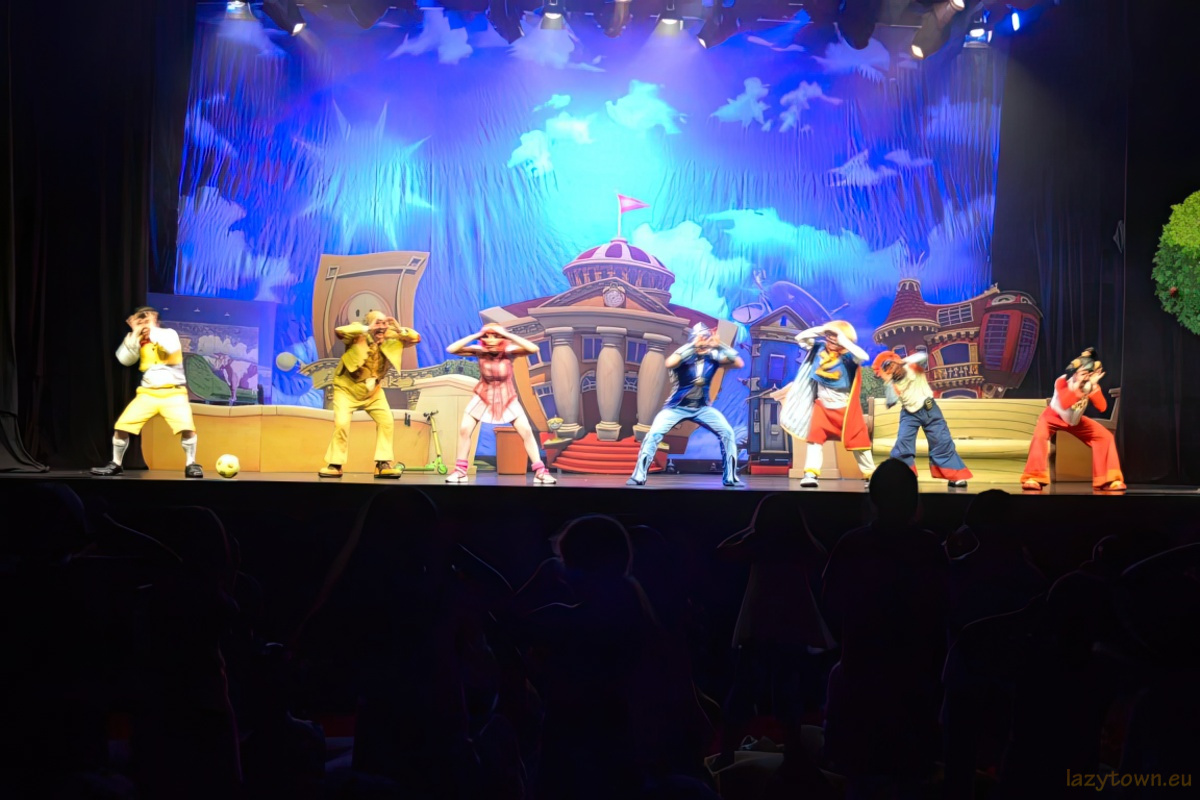 2014 0527 uk live roboticus 47