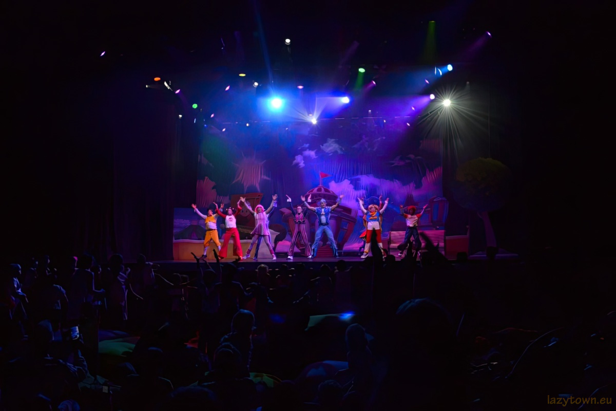 2014 0527 uk live roboticus 66