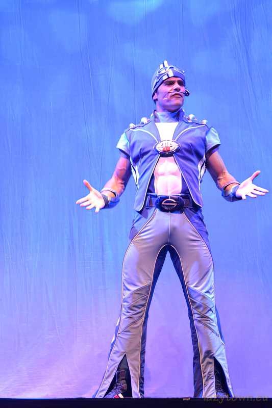 2014 0527 uk live roboticus 69