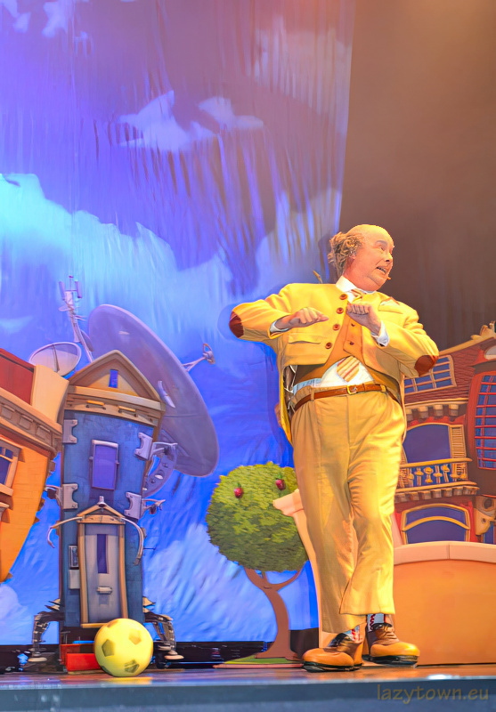 2014 0527 uk live roboticus 70