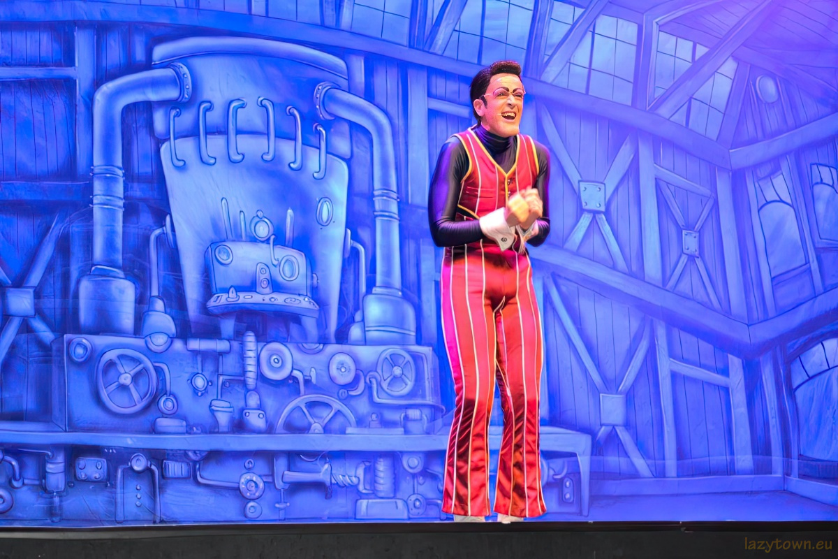 2014 0527 uk live roboticus 73