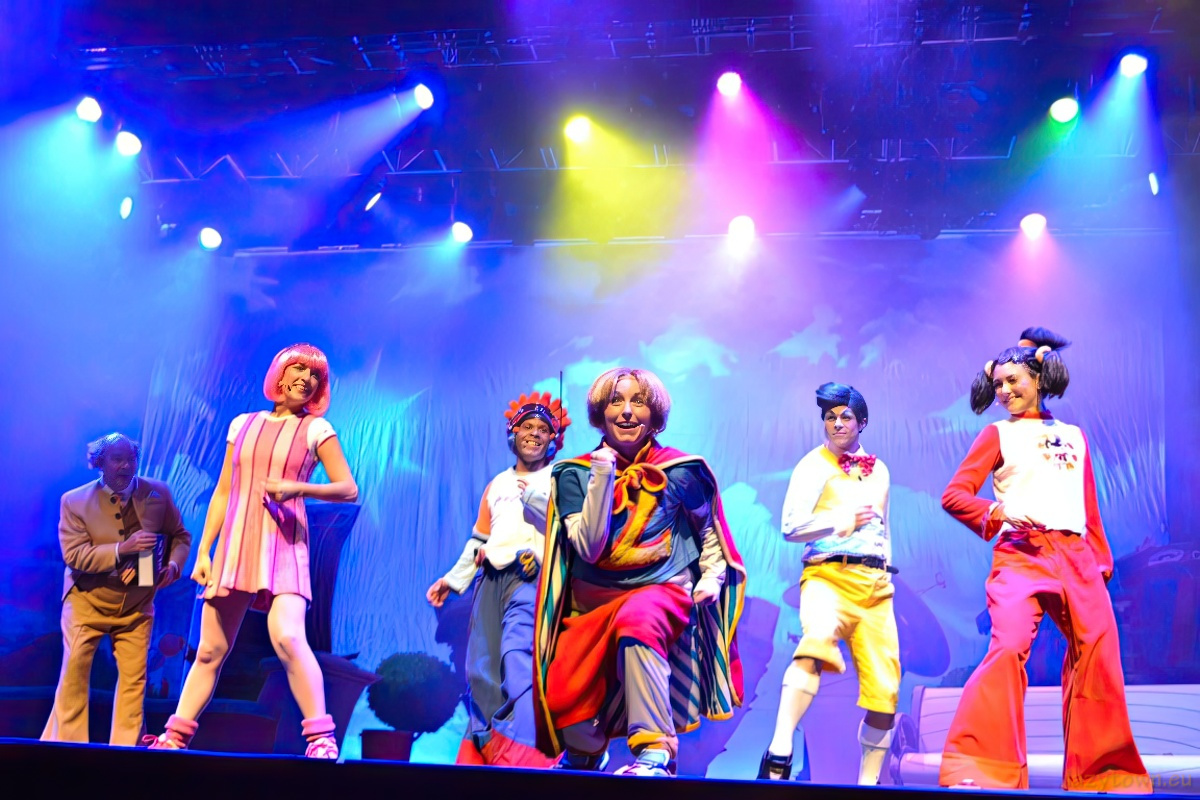 2014 0527 uk live roboticus 76