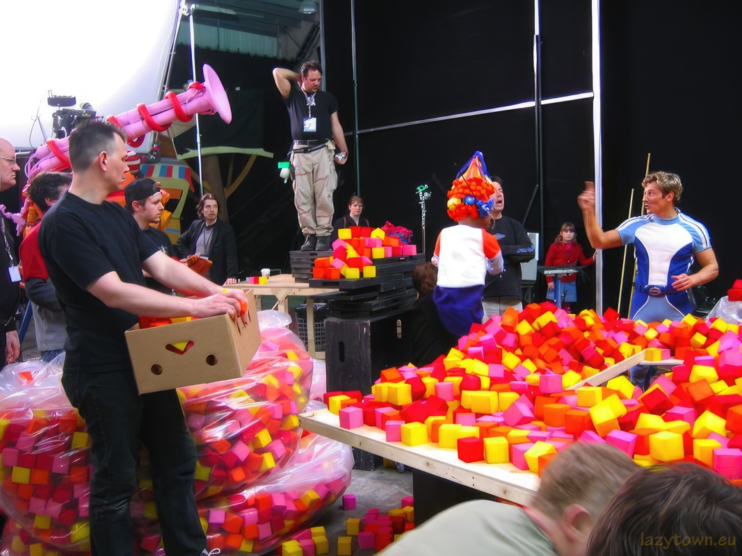 2004 E09 happybrushday 003