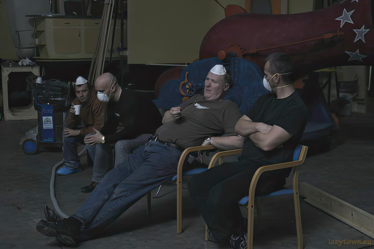 LazyTown's Surprise Santa